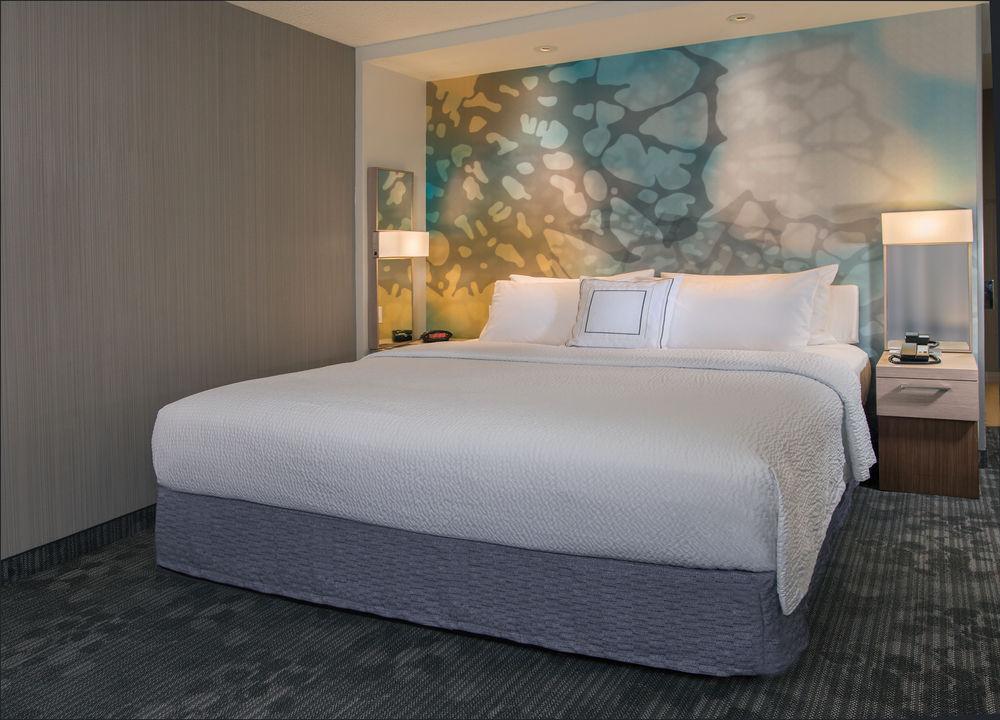 Courtyard By Marriott Lansing Hotel Buitenkant foto