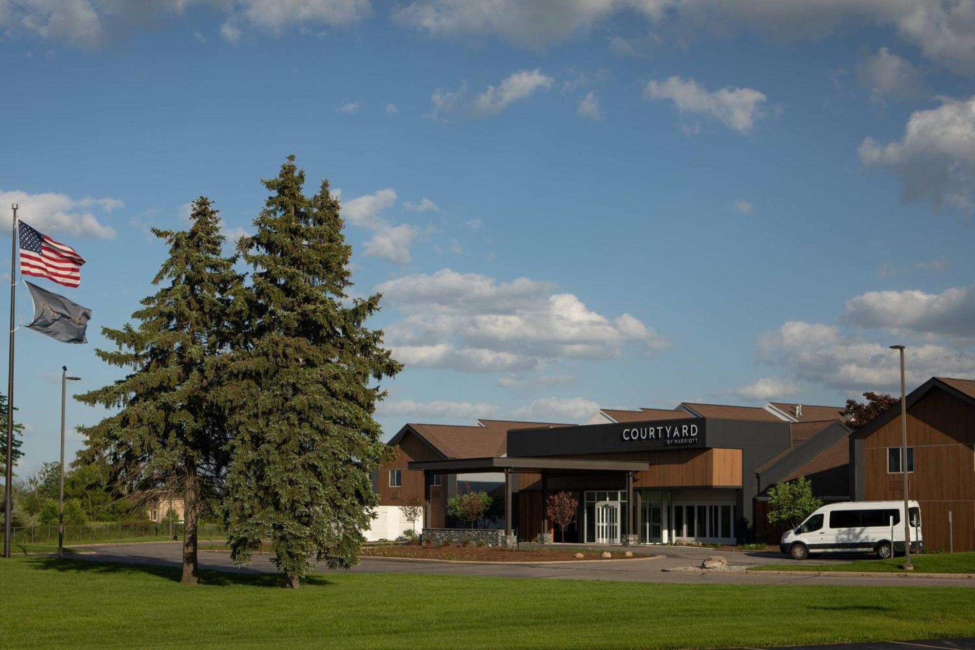 Courtyard By Marriott Lansing Hotel Buitenkant foto
