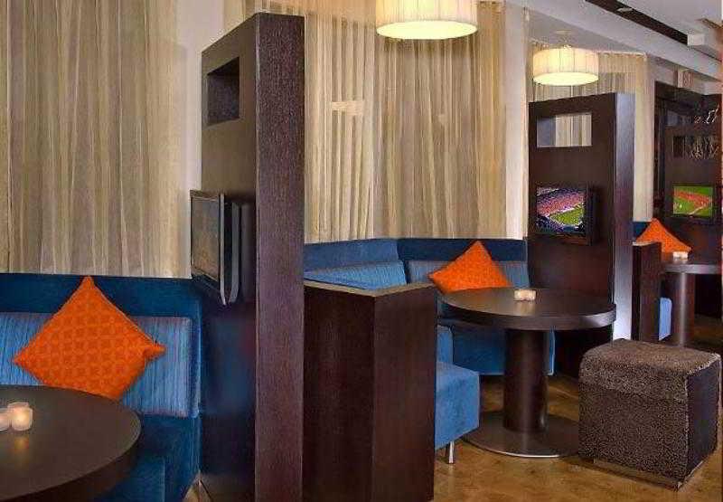 Courtyard By Marriott Lansing Hotel Restaurant foto