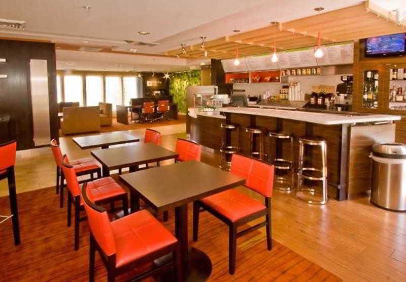 Courtyard By Marriott Lansing Hotel Buitenkant foto