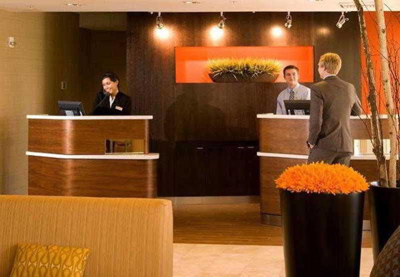 Courtyard By Marriott Lansing Hotel Buitenkant foto